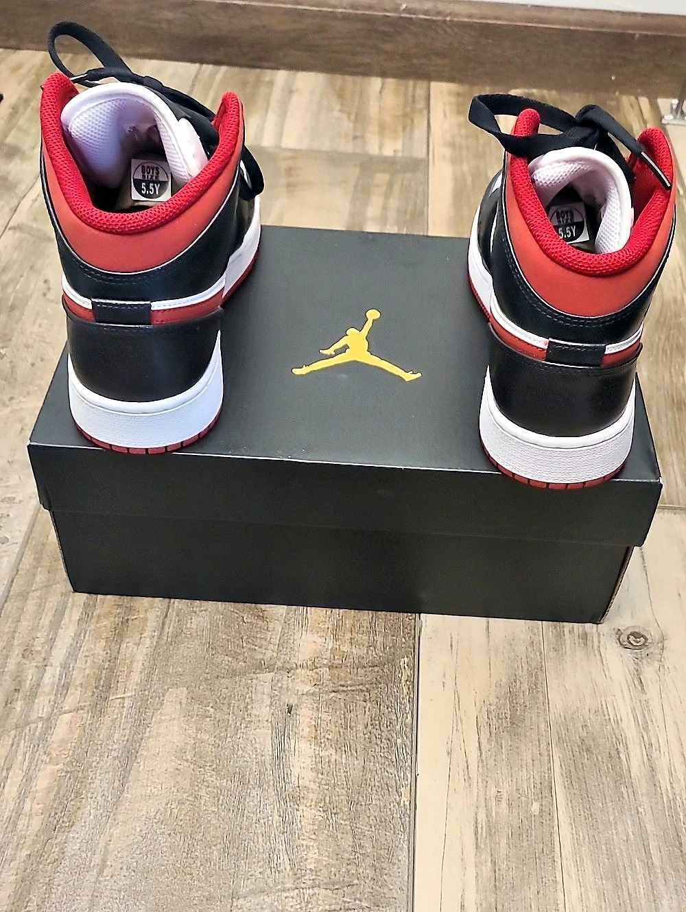 Jordan Air Jordan 1 Mid (GS) ) Color Block Sneakers US 5Y Brand New - Picture 3 of 7